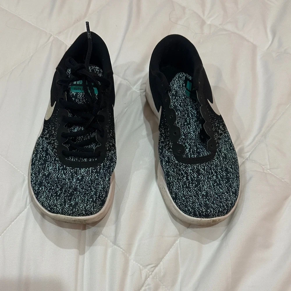 Nike Black and Green Athletic Shoes size 7